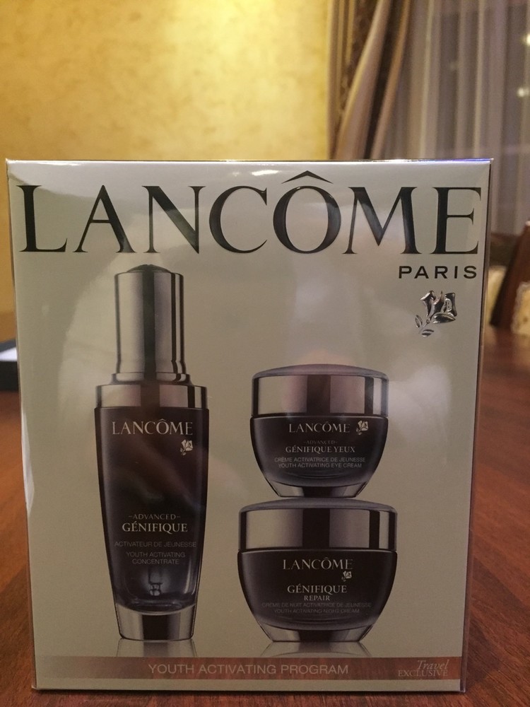 Подарочный набор ланком. Набор Lancome Genifique набор. Подарочный набор ланком Женефик. Крема ланком набор Genifique. Lancome Genifique набор подарочный.