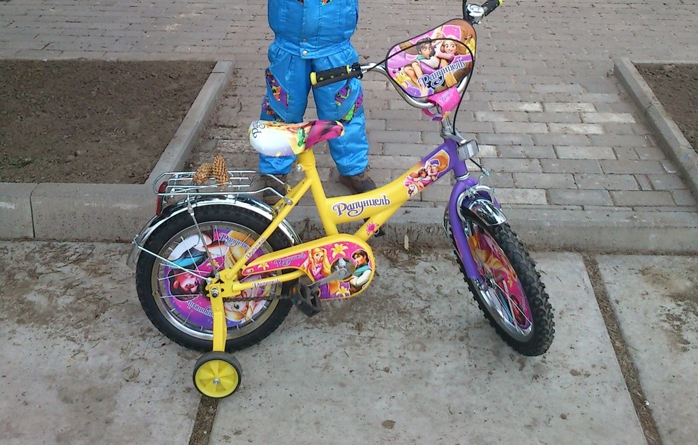 Детский велосипед колеса 16. Детский велосипед 16 колеса. Колесо детского велосипеда 16 дюймов. Колесо 16 дюймов для велосипеда. Ребёнок на велосипеде колёсами 16 дюймов.