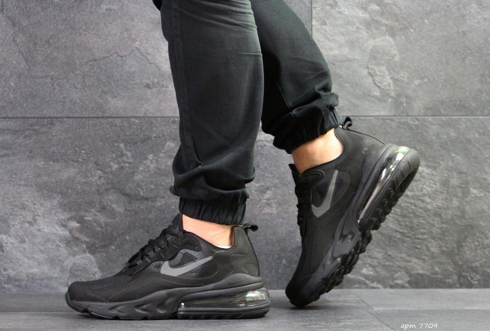 Nike react hot sale 270 black