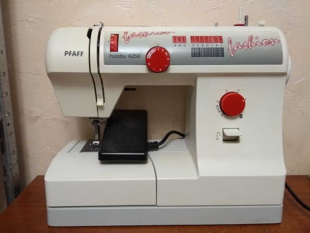 Электромеханическая швейная машинка pfaff hobby 4250, цена 2300 грн -  купить Бытовая техника бу - Клумба