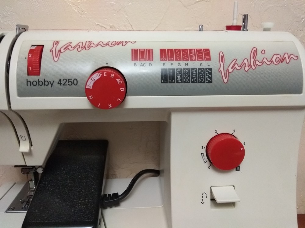 Электромеханическая швейная машинка pfaff hobby 4250, цена 2300 грн -  купить Бытовая техника бу - Клумба