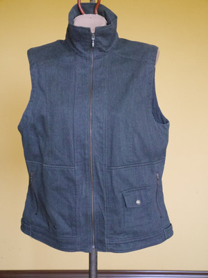 Жилетка 44 євро розмір Revolution