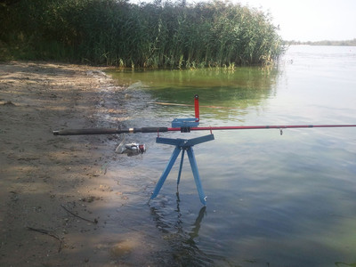 Тримач для 1 вудилища  відео 