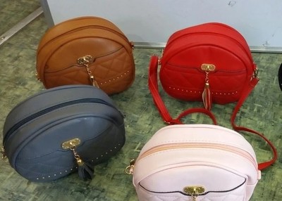 Сумочки вналичии Красная