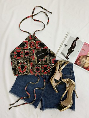 Интересный топ с открытой спинкой