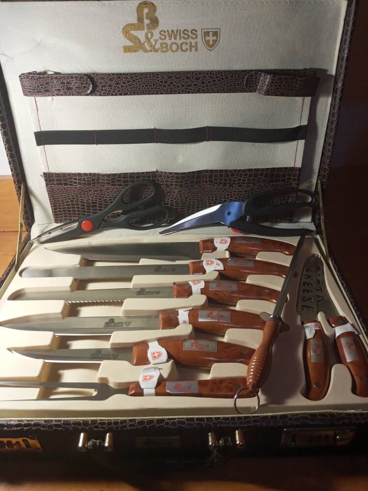 Набор ножей, вилок в чемодане фото №1