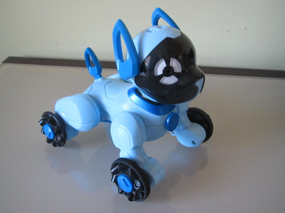 Chipper best sale robot dog