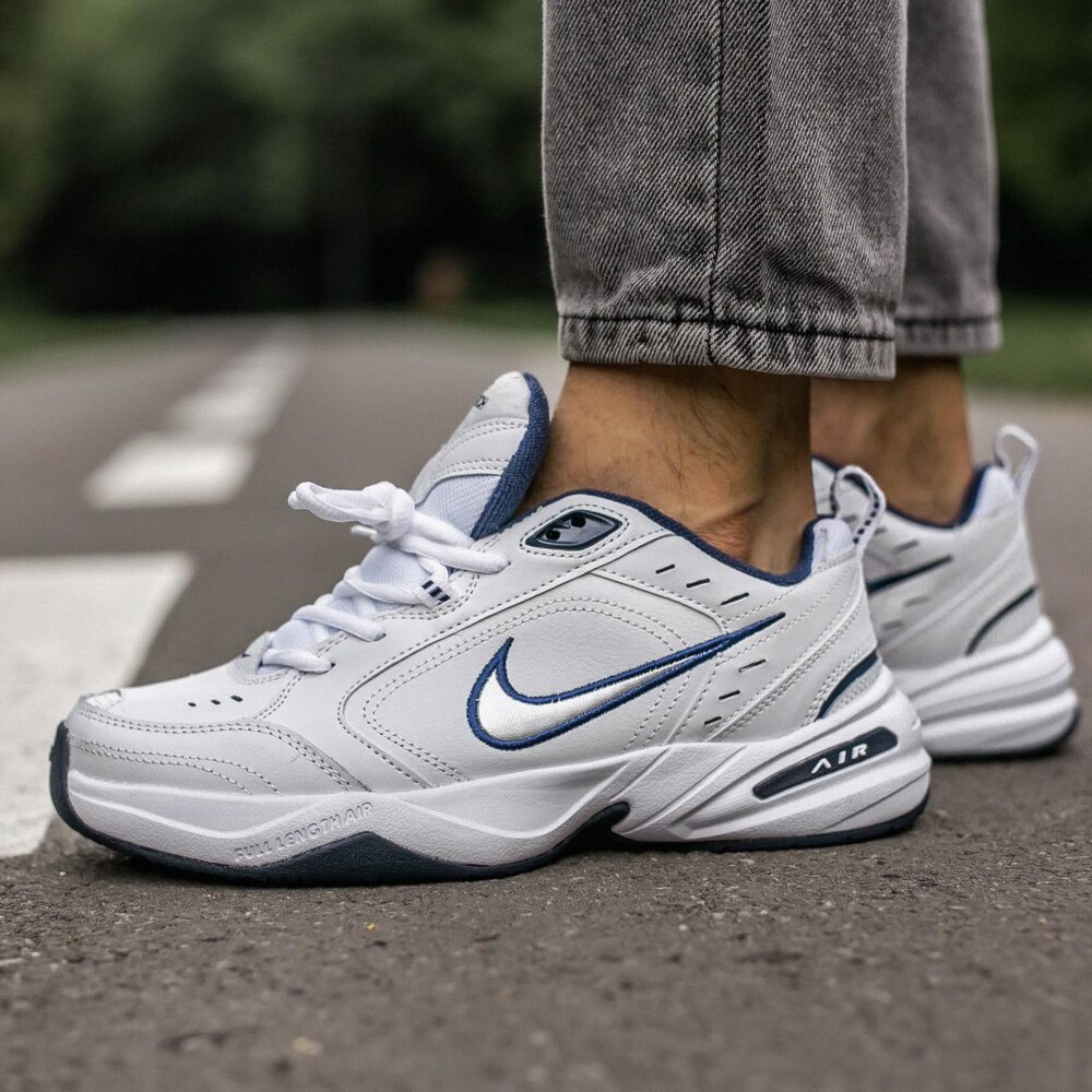 Nike air monarch store 38