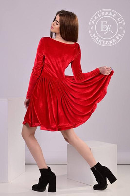 Трендова велюрова сукня / червона
