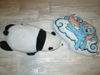 Обидві іграшки одним лотом