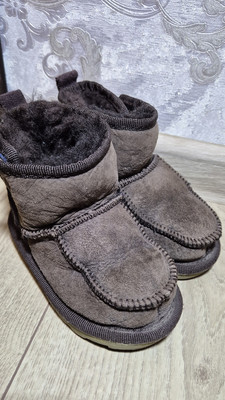 UGG. Теплі